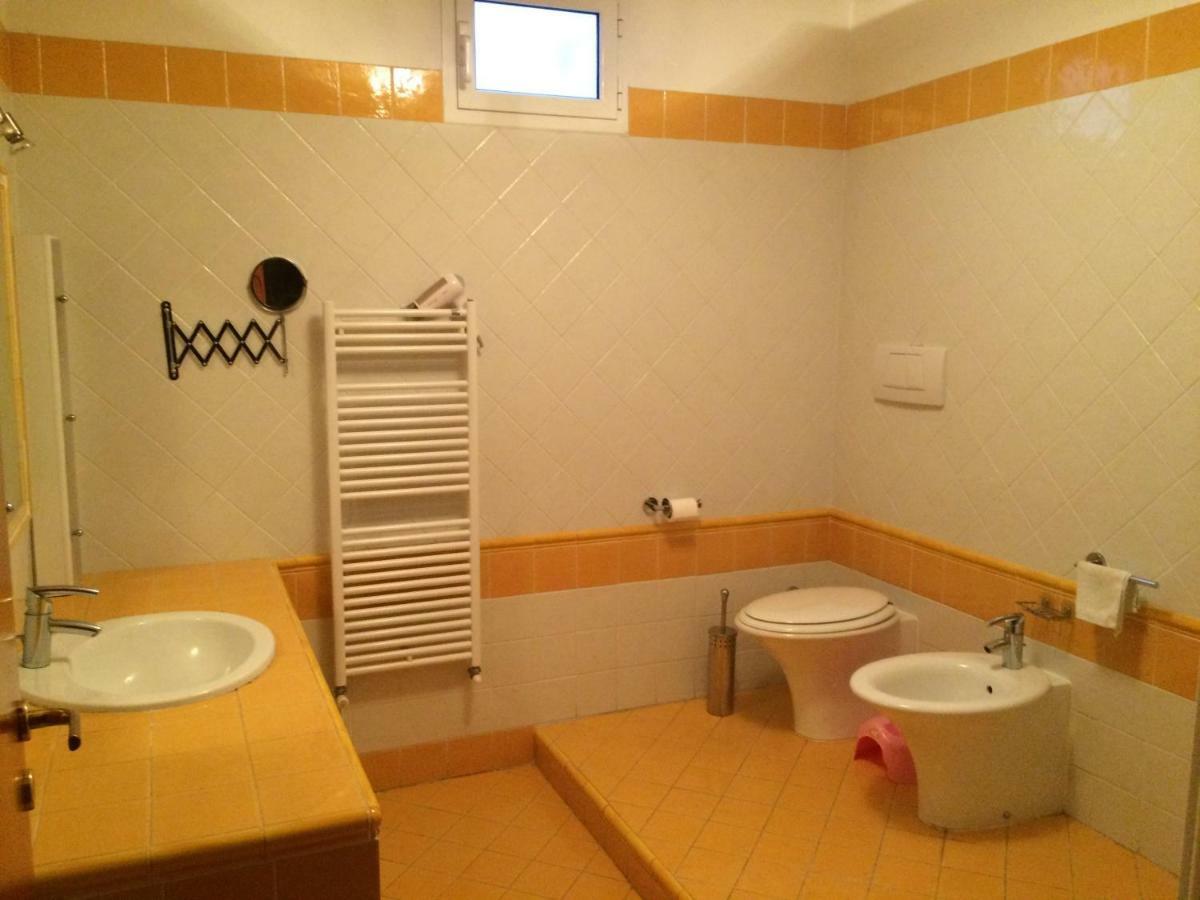 Villa Con Piscina A Imperia, Italy Bagian luar foto